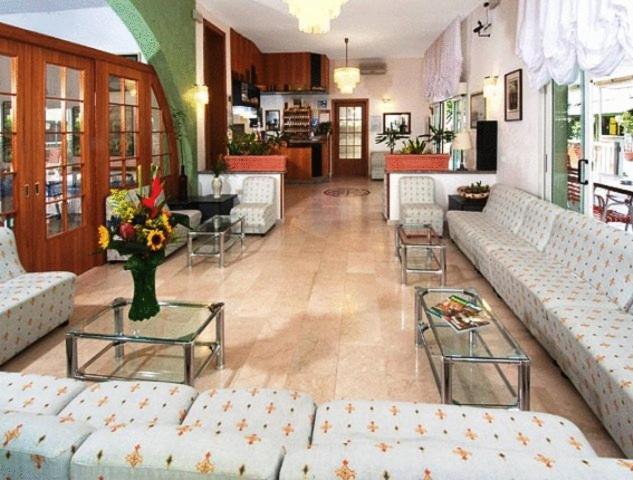Hotel Saint Tropez Spa & Restaurant Lido Di Savio Zewnętrze zdjęcie