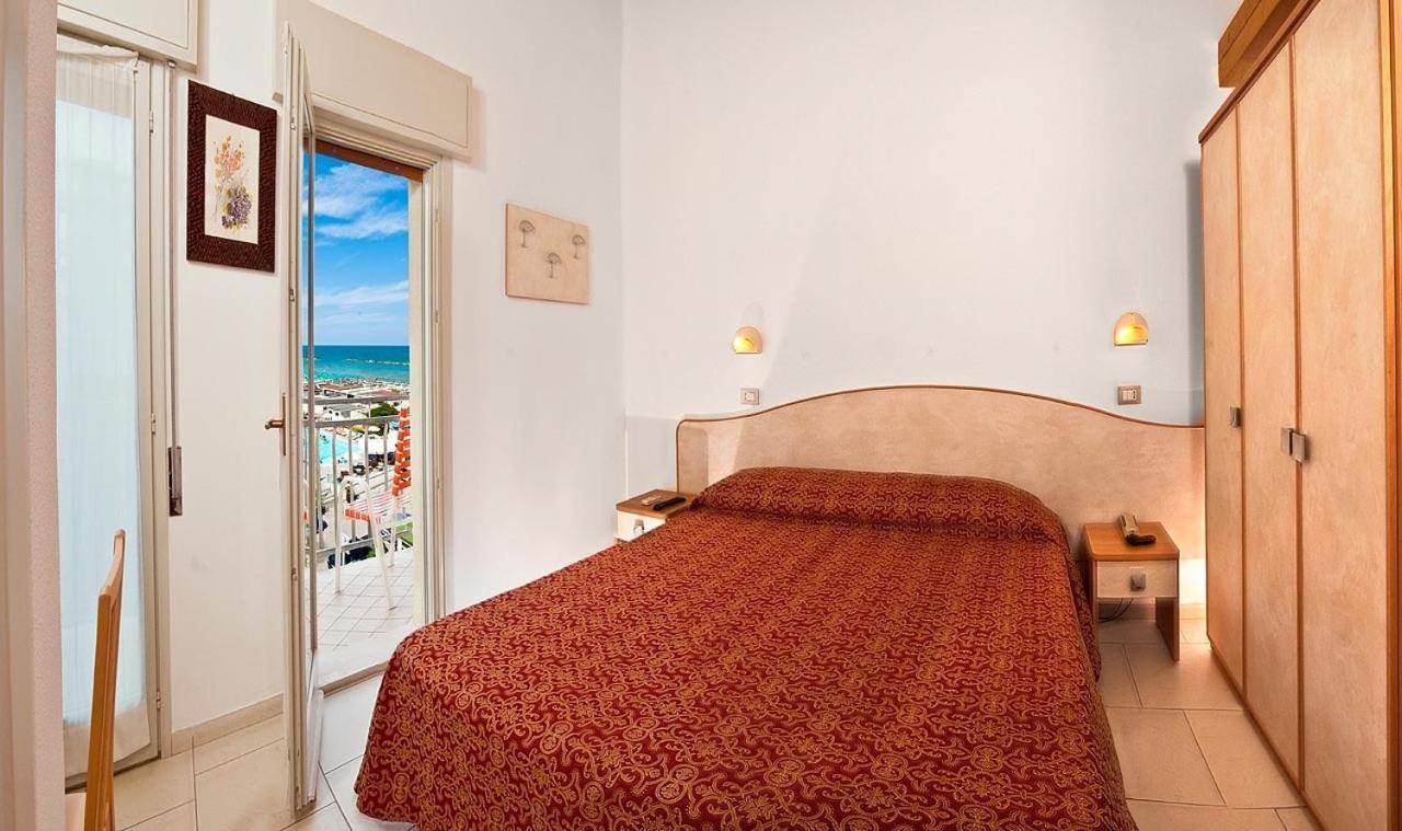 Hotel Saint Tropez Spa & Restaurant Lido Di Savio Pokój zdjęcie